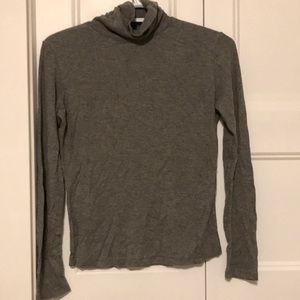 Grey ribbed turtle neck